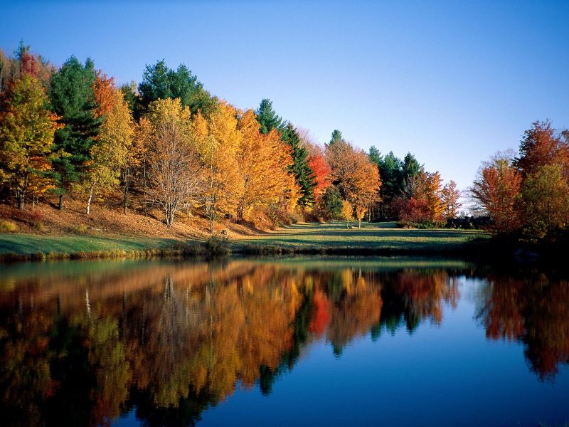 http://krasfotografii.narod.ru/nature/autumn/autumn-reflections_-vermont.jpg